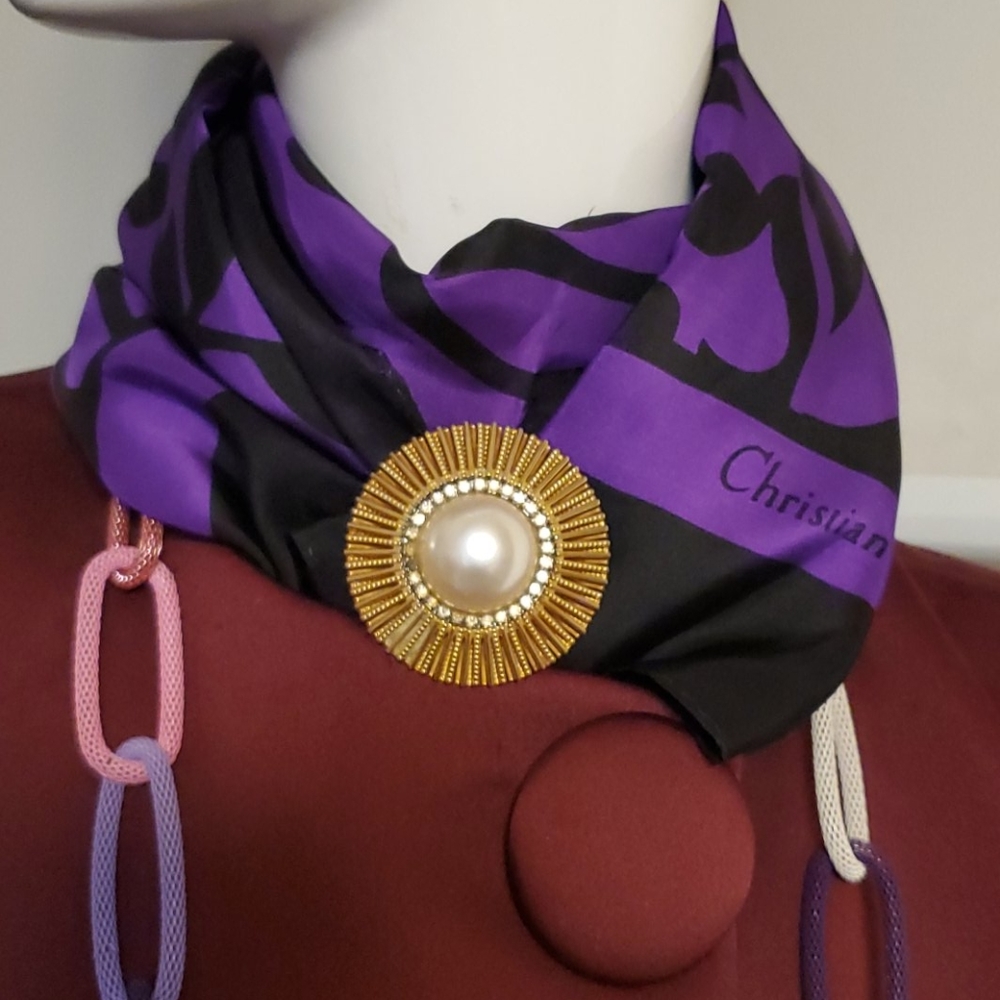 Christian Dior Ladies Slik Scarf. - Picture 10 of 16